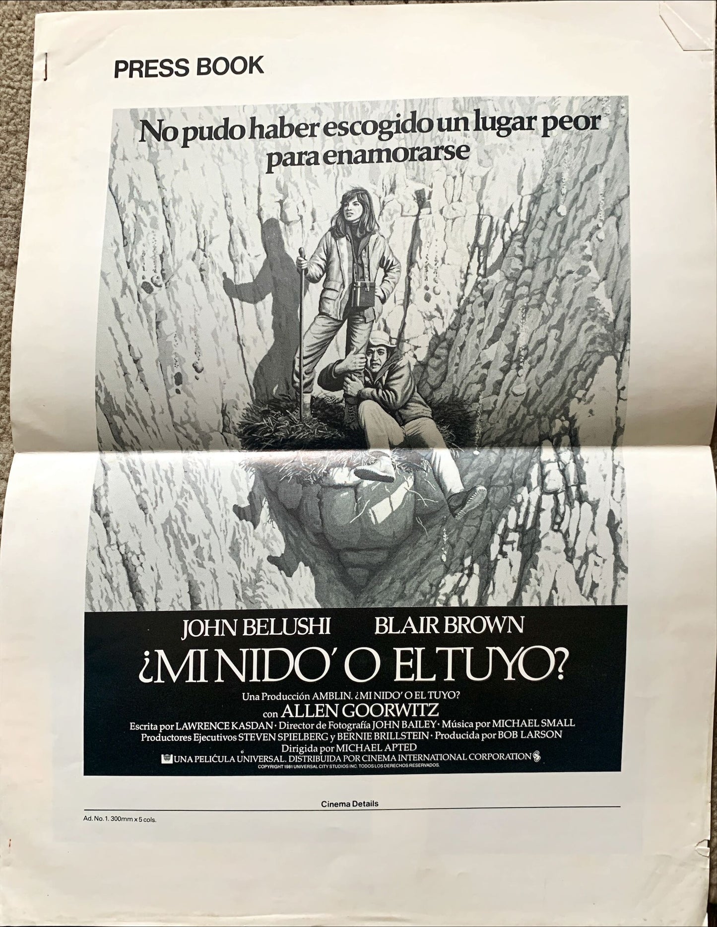 Continental divide Spanish press book, Belushi