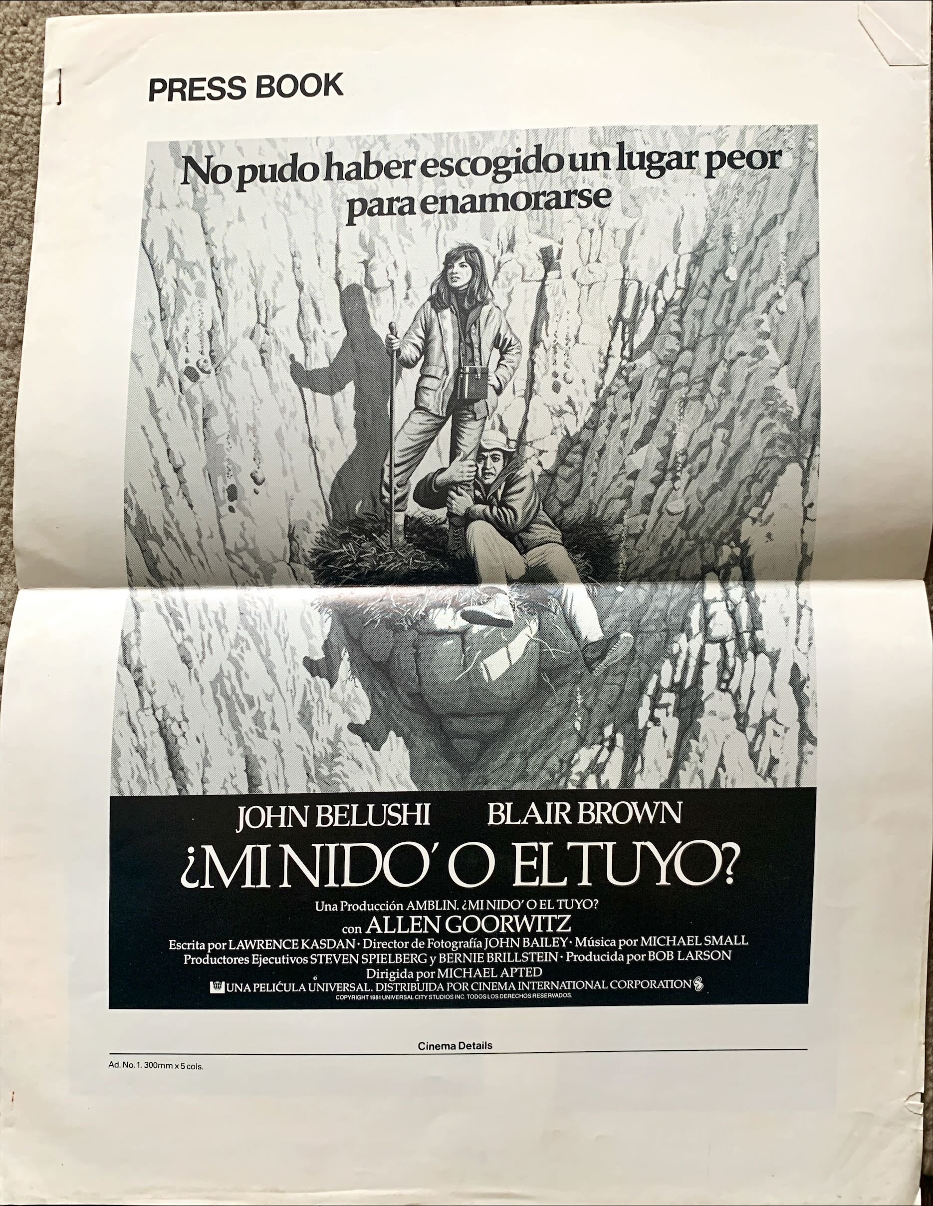 Continental divide Spanish press book, Belushi