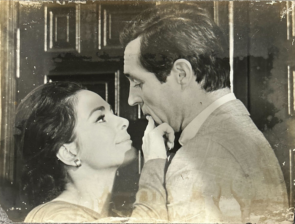 Topaz (1969) One Sheet Movie Poster + 7x Lobby Cards/Stills - SPAN, Hitchcock