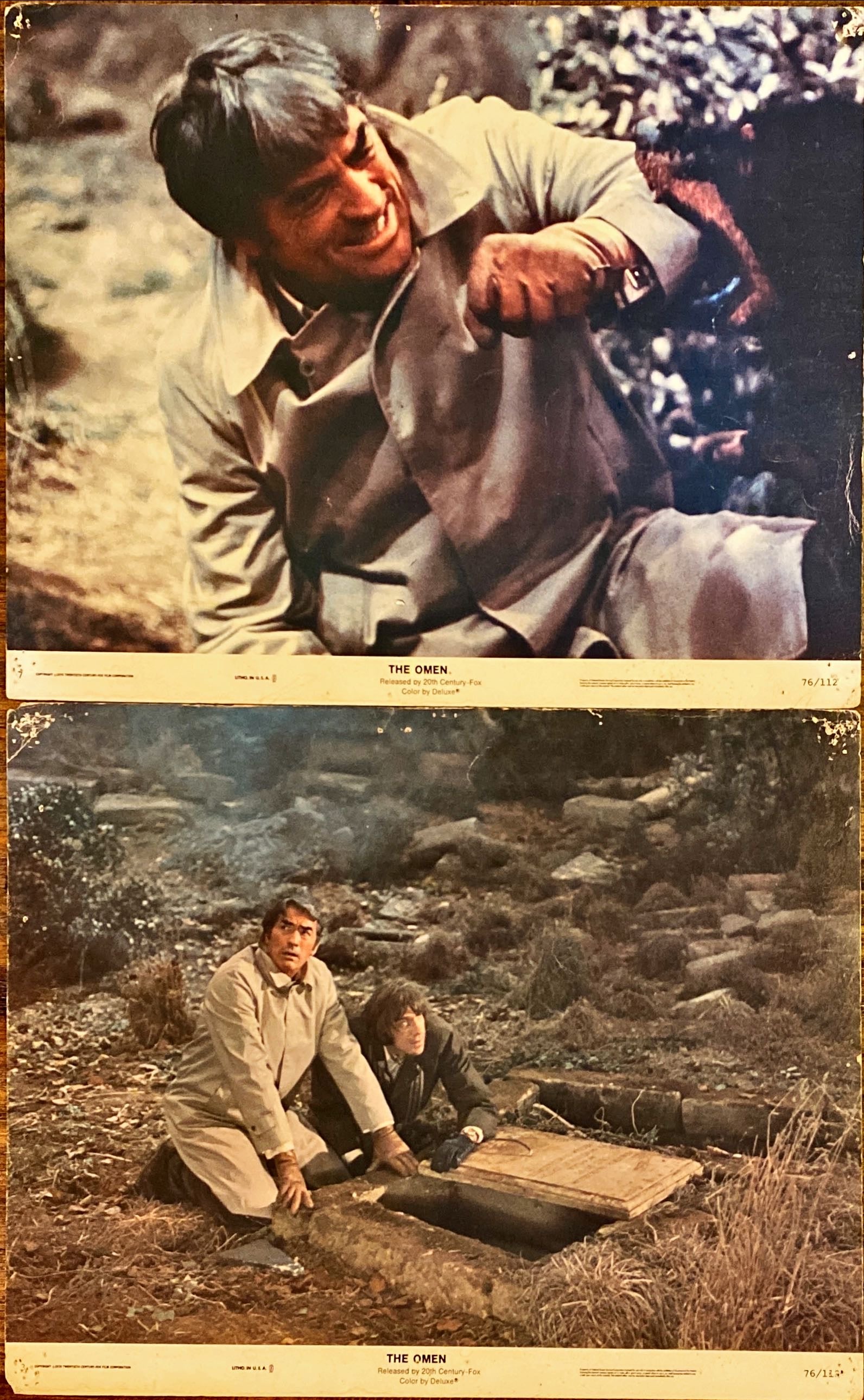 #986 OMEN Lobby Cards '76 Gregory Peck x2 - PosterCollectors.xyz